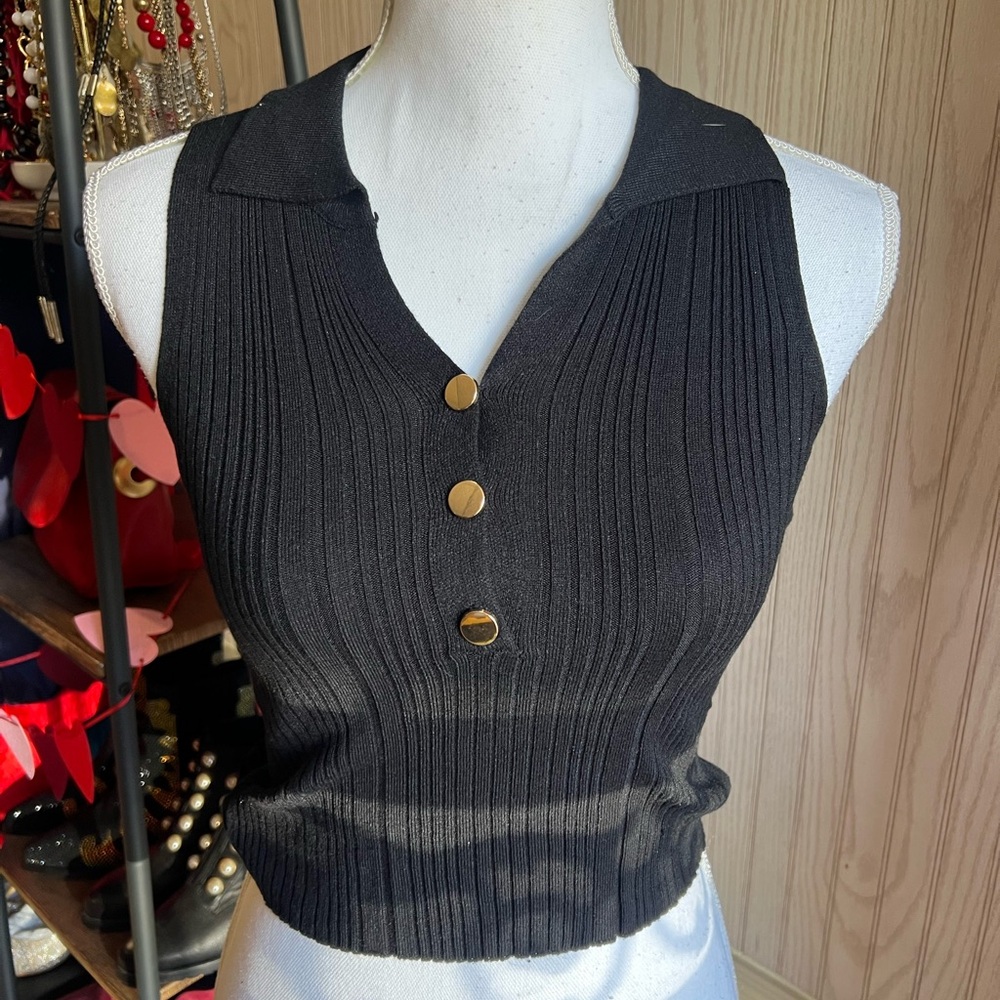 Sleek Ribbed Collared Tank NWT - Picture 3 of 5